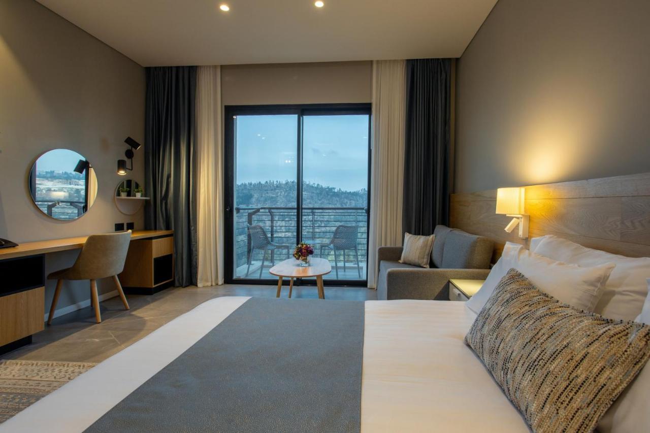 Logos Hotel In Yad Hashmona Εξωτερικό φωτογραφία