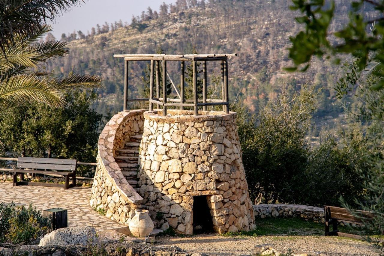 Logos Hotel In Yad Hashmona Εξωτερικό φωτογραφία