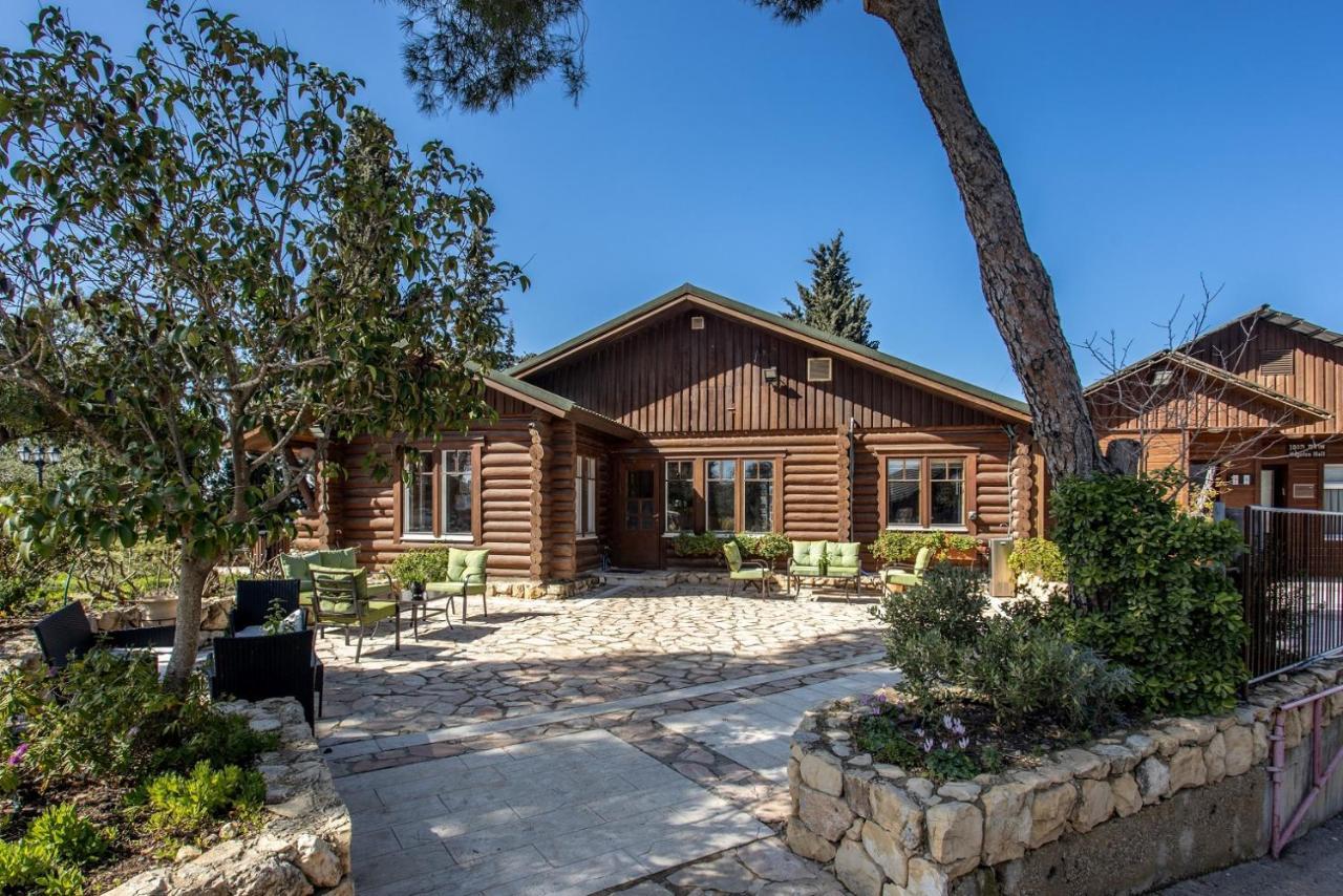 Logos Hotel In Yad Hashmona Εξωτερικό φωτογραφία