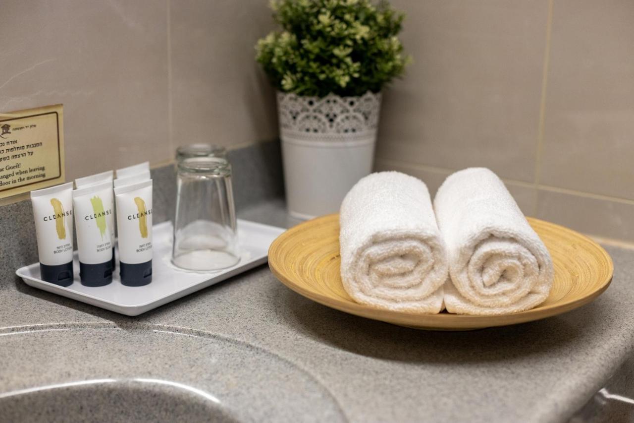 Logos Hotel In Yad Hashmona Εξωτερικό φωτογραφία