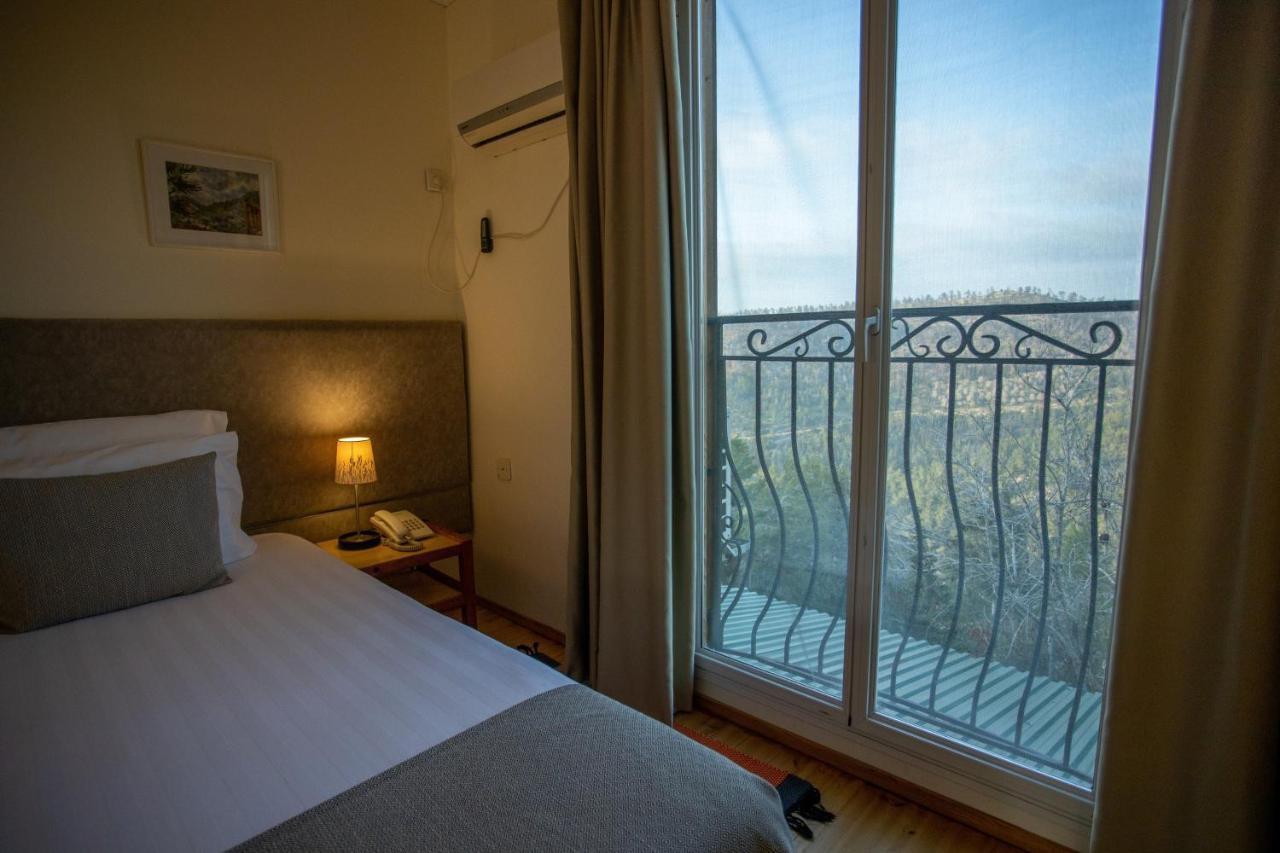 Logos Hotel In Yad Hashmona Εξωτερικό φωτογραφία