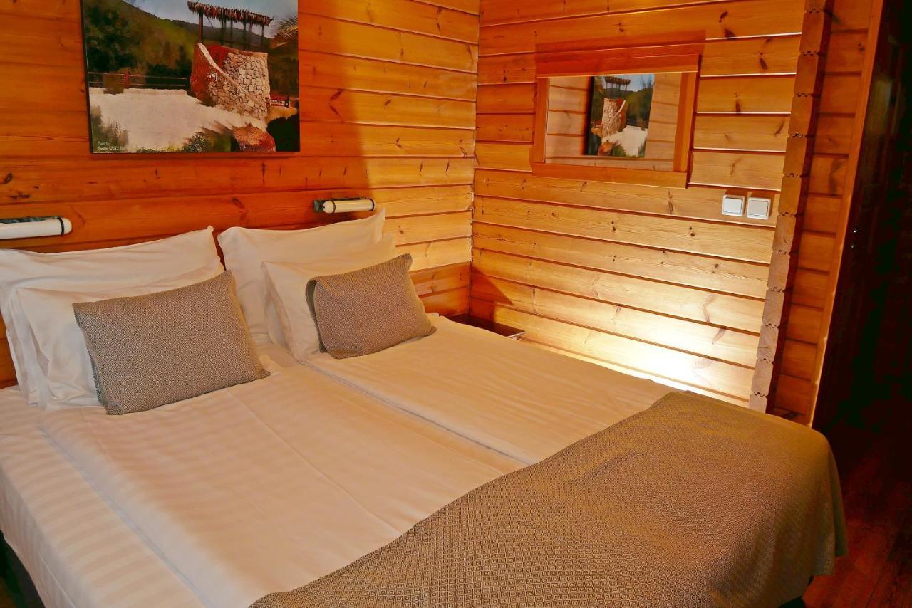 Logos Hotel In Yad Hashmona Εξωτερικό φωτογραφία